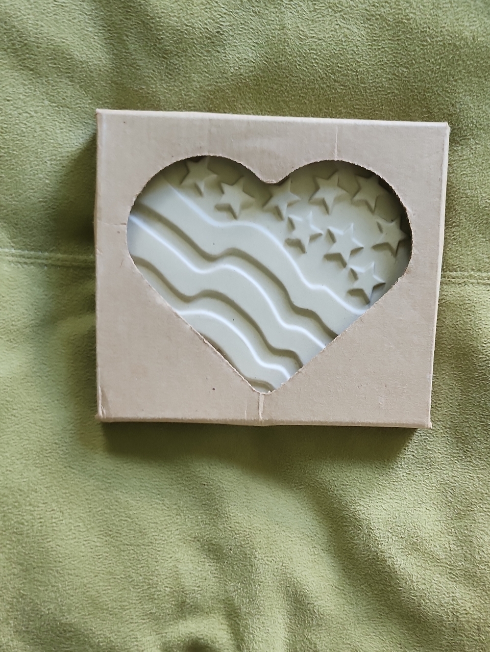 The Pampered Chef Patriotic Heart Stoneware Mold (Item #2934)